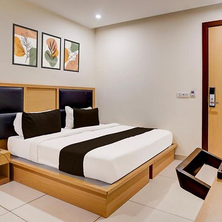 Super Townhouse Airport Road Delhi Hotell New Delhi Exteriör bild