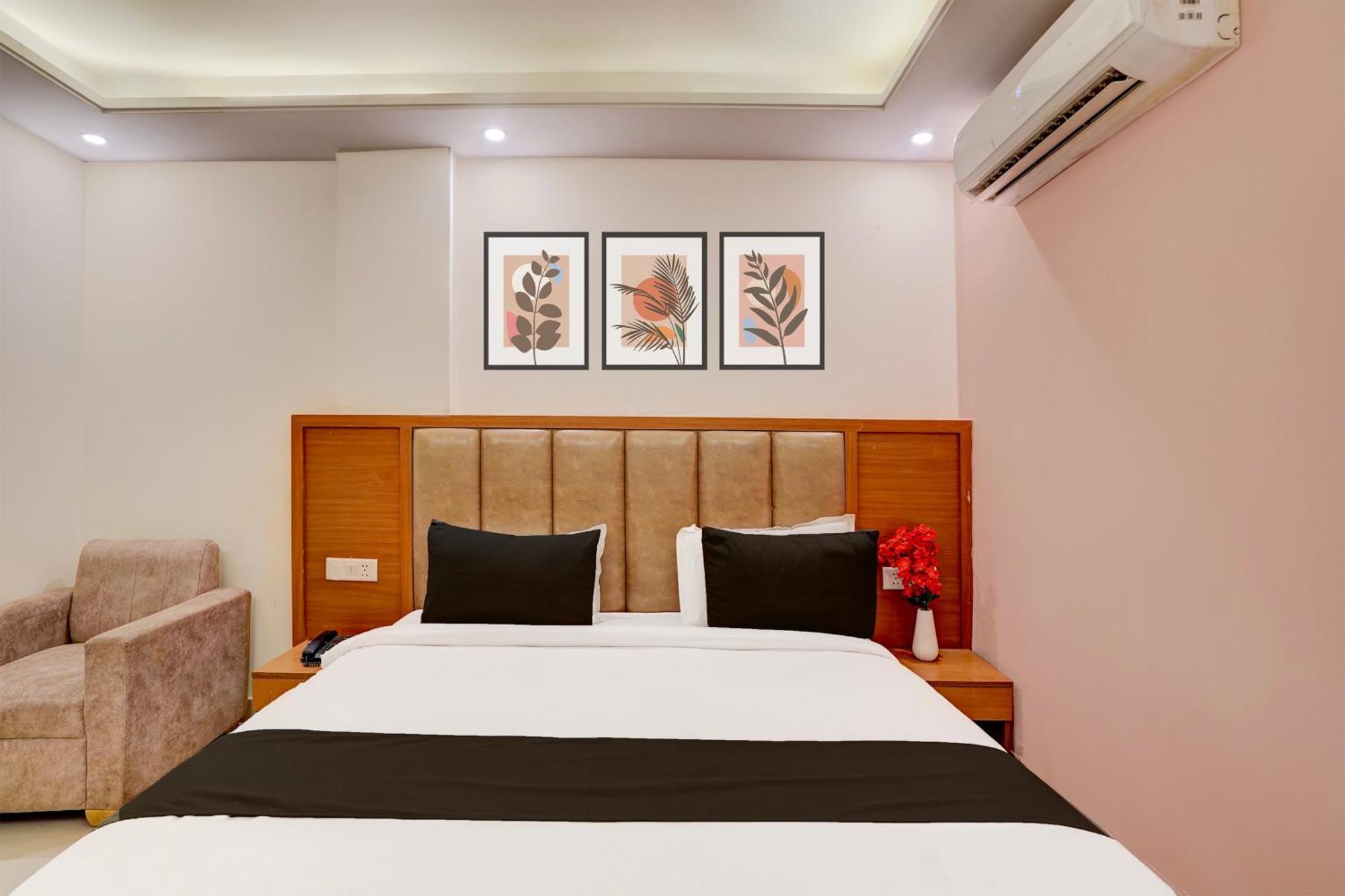 Super Townhouse Airport Road Delhi Hotell New Delhi Exteriör bild