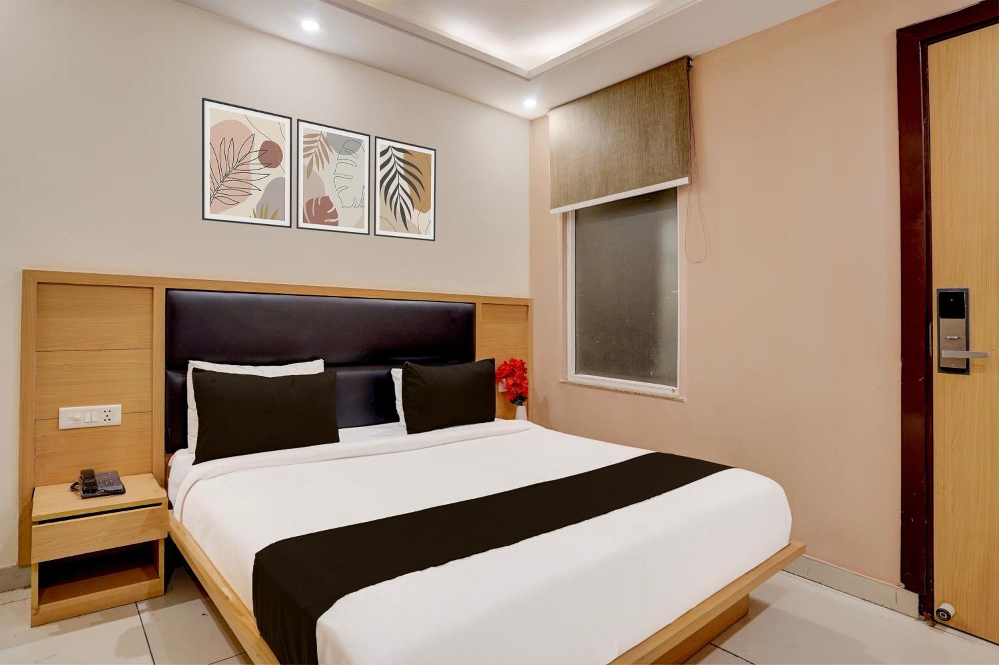 Super Townhouse Airport Road Delhi Hotell New Delhi Exteriör bild