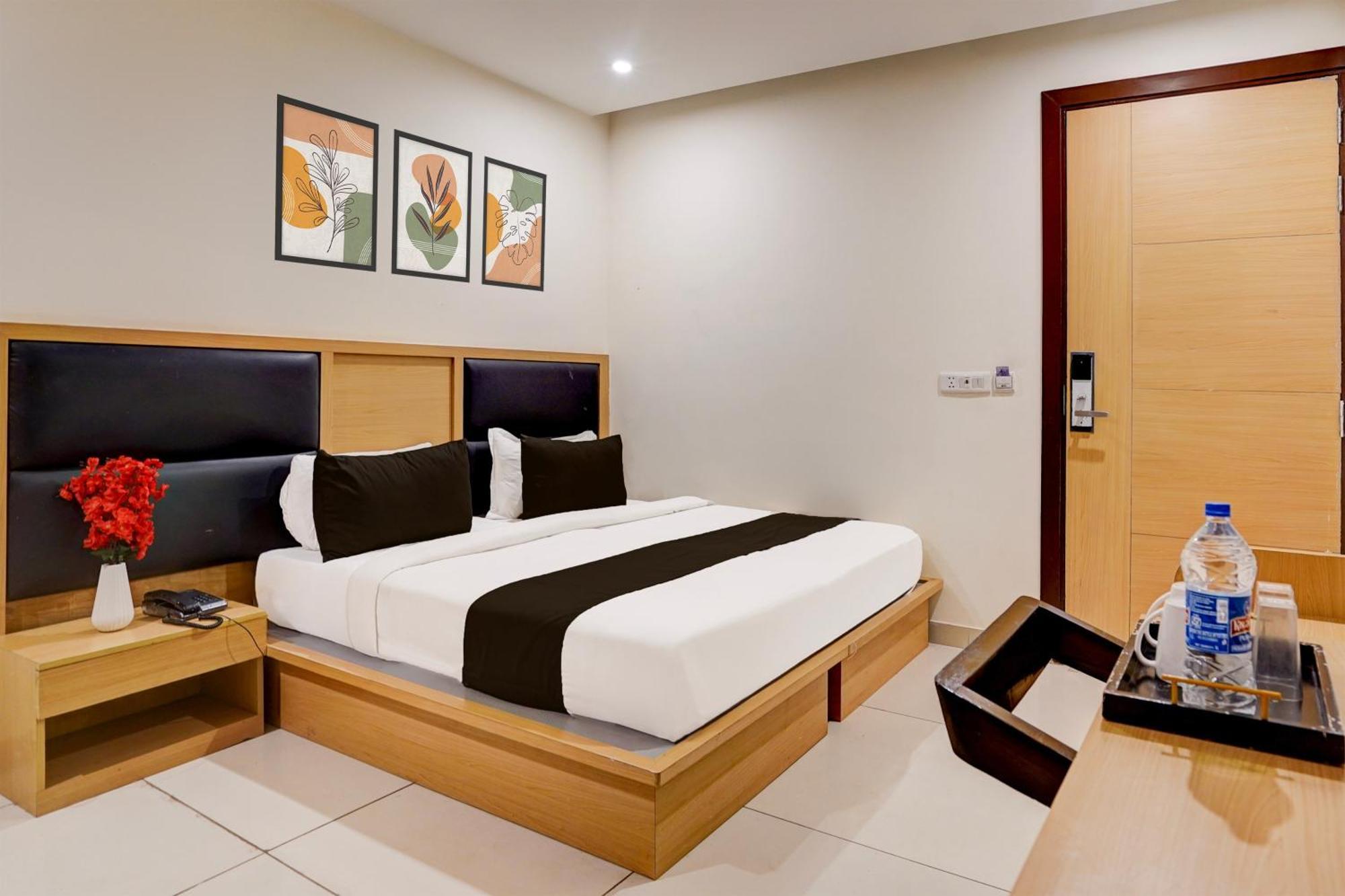 Super Townhouse Airport Road Delhi Hotell New Delhi Exteriör bild