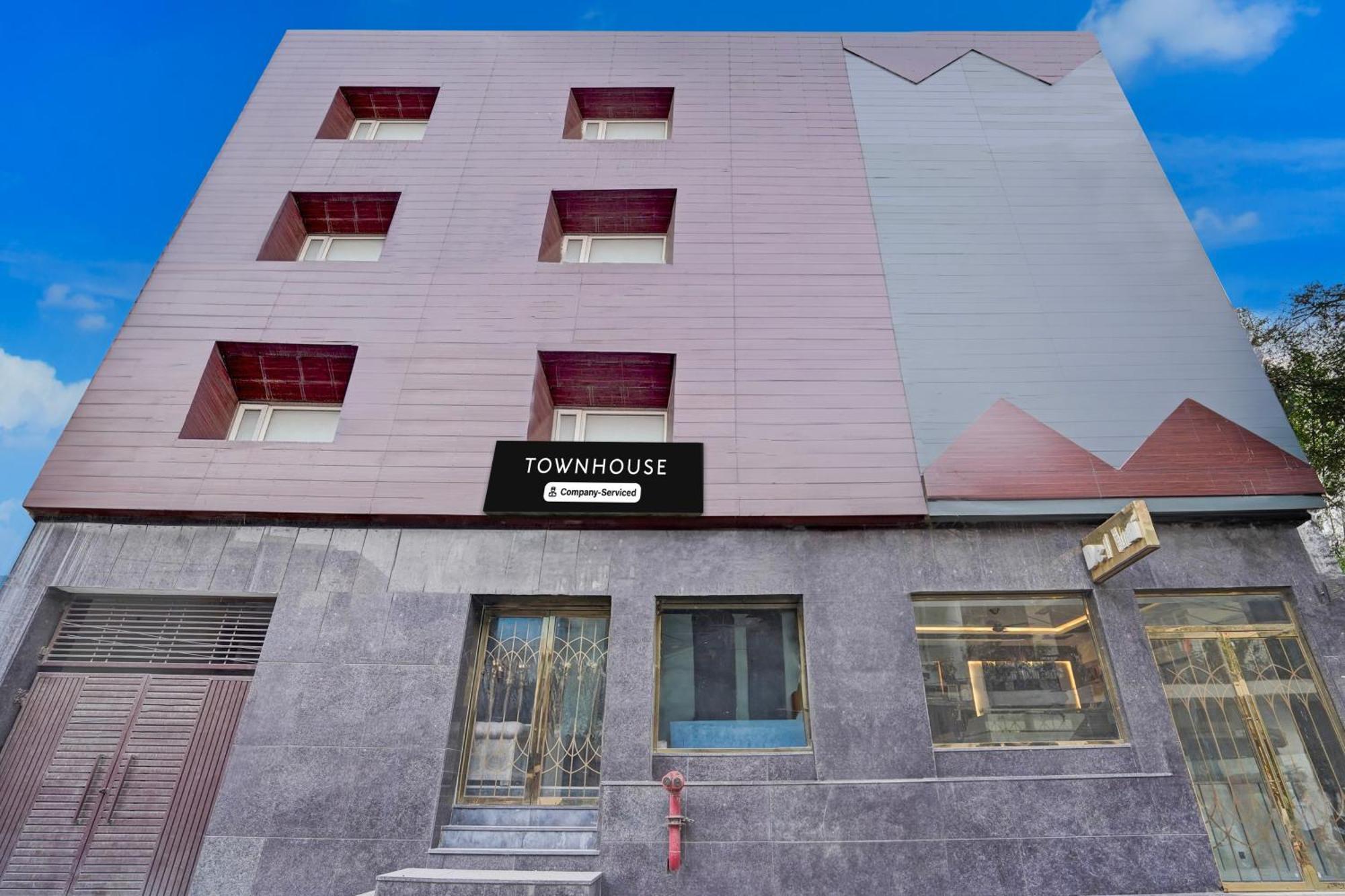 Super Townhouse Airport Road Delhi Hotell New Delhi Exteriör bild